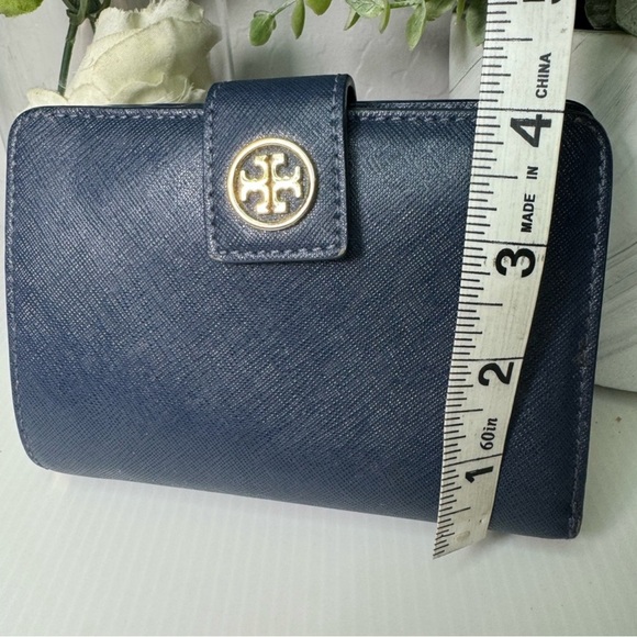 Tory Burch Blue Leather Wallet with Gold Logo - Picture 4 of 7